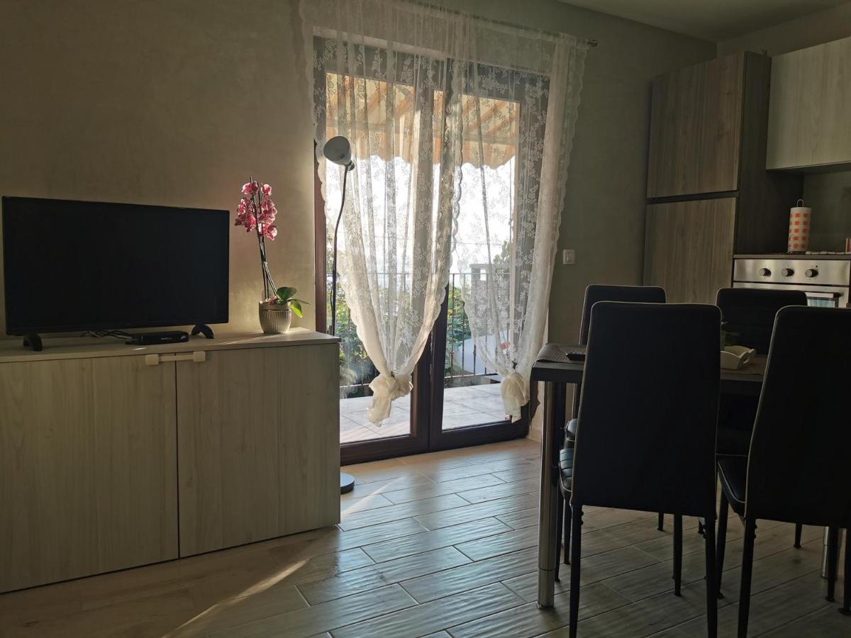 Romantic Apartment For Two On The Sea Замбратия Екстериор снимка
